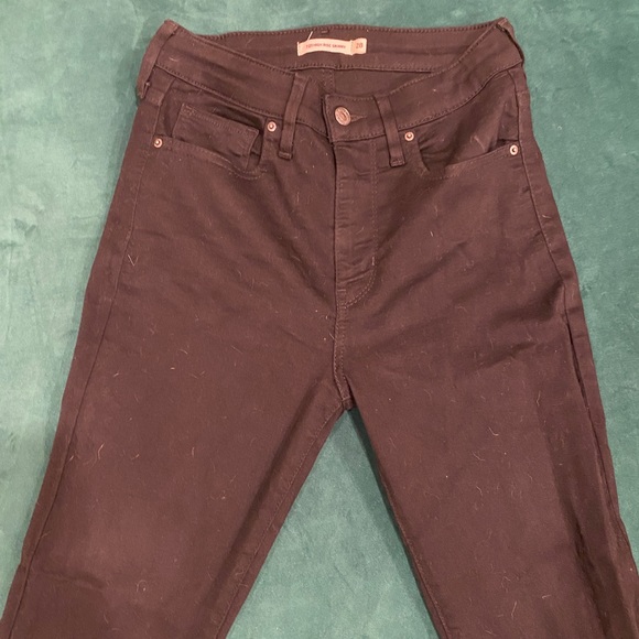 Black Levi’s waterless 721 high rise skinny in EUC! - Picture 3 of 3